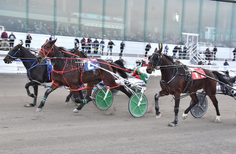 Farmer Tan hangs tough at Hippodrome 3R